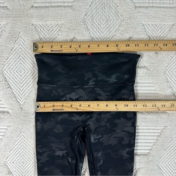 Spanx Faux Leather Camo Leggings Size XS - Picture 7 of 14